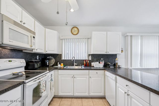 18 San Salvador Street, Toms River, NJ 08757