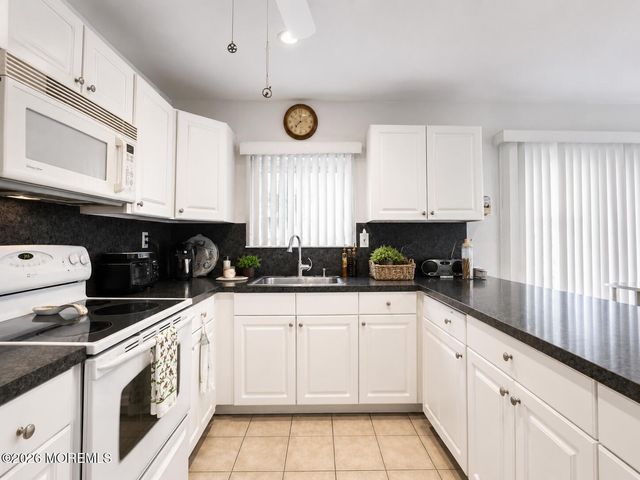 18 San Salvador Street, Toms River, NJ 08757