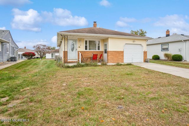 18 San Salvador Street, Toms River, NJ 08757