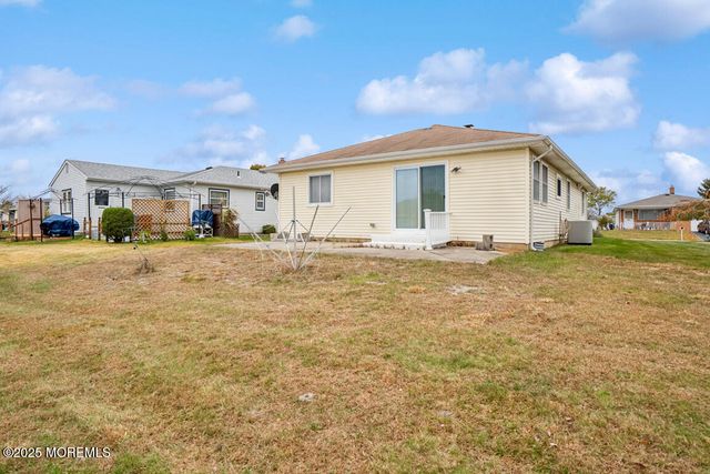 18 San Salvador Street, Toms River, NJ 08757