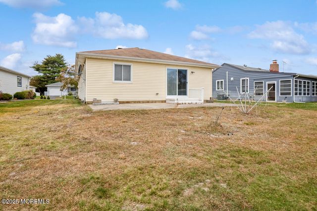 18 San Salvador Street, Toms River, NJ 08757
