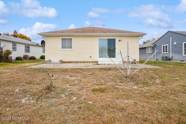 18 San Salvador Street, Toms River, NJ 08757