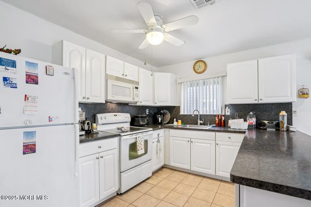18 San Salvador Street, Toms River, NJ 08757