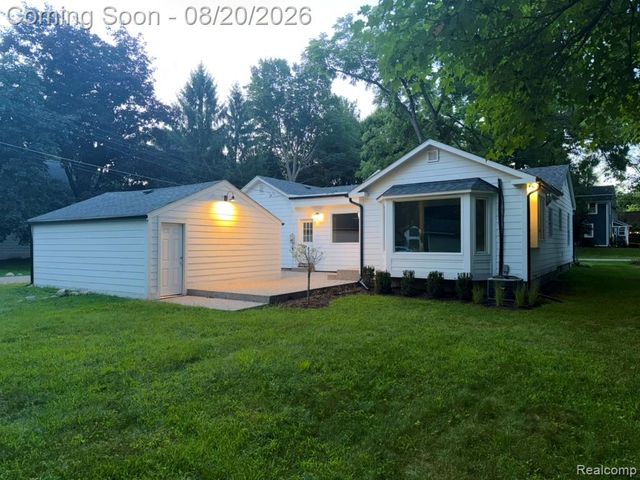 26091 German Mill Road, Franklin Village, MI 48025