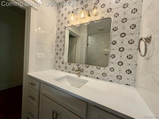 26091 German Mill Road, Franklin Village, MI 48025