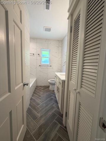 26091 German Mill Road, Franklin Village, MI 48025