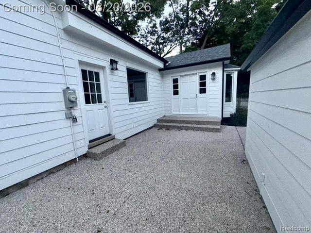 26091 German Mill Road, Franklin Village, MI 48025