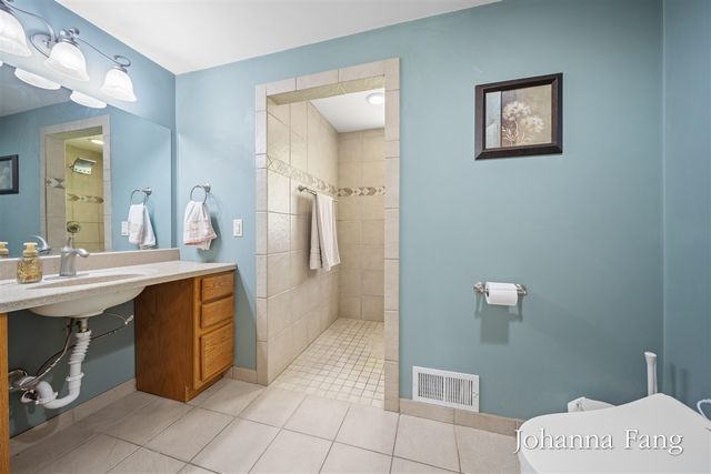 3160 Dorais Drive, Grand Rapids, MI 49525
