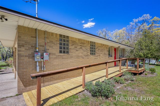 3160 Dorais Drive, Grand Rapids, MI 49525