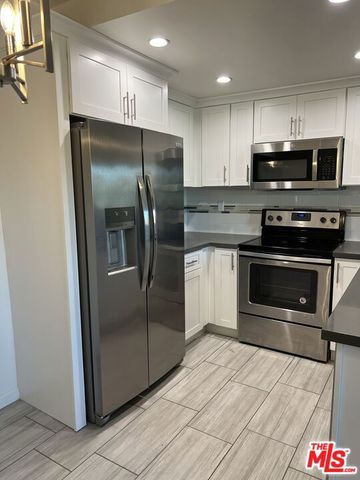 4810 S La Brea Avenue 209, Los Angeles, CA 90008
