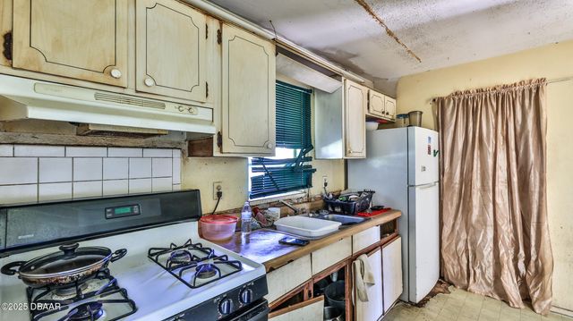 1029 S Gertrude Court, Daytona Beach, FL 32117