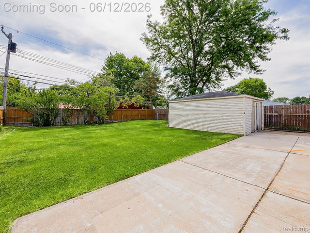 29340 Fairfield Avenue, Warren, MI 48088