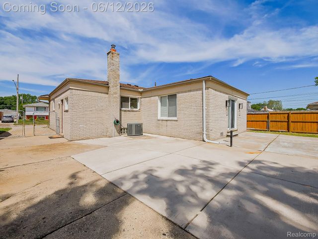 29340 Fairfield Avenue, Warren, MI 48088