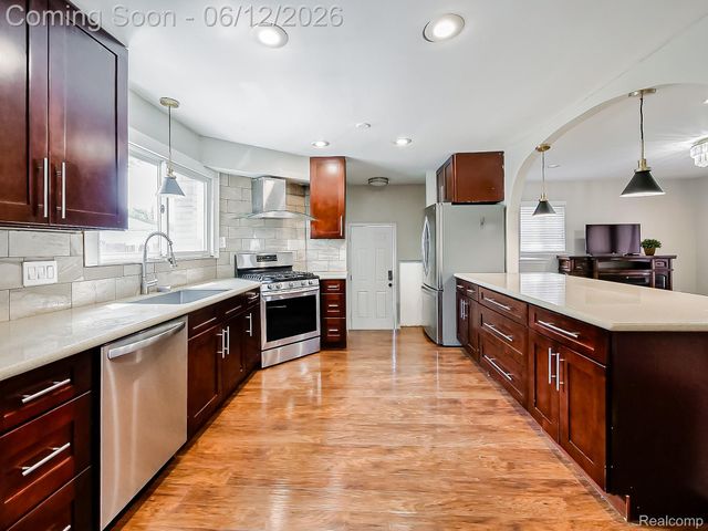 29340 Fairfield Avenue, Warren, MI 48088