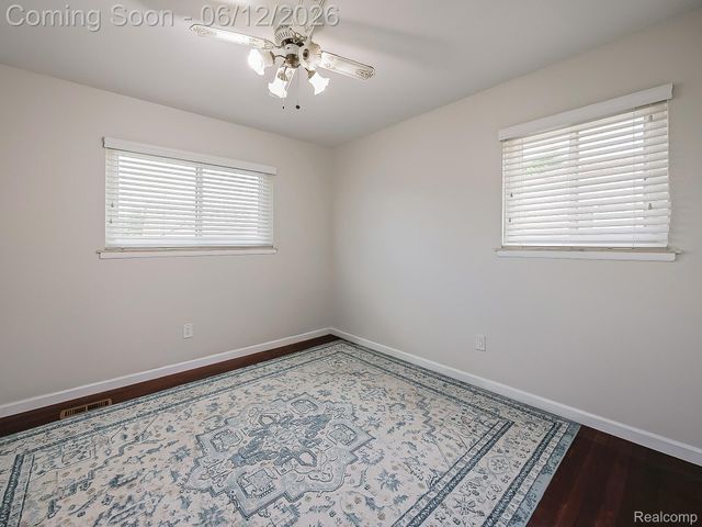 29340 Fairfield Avenue, Warren, MI 48088