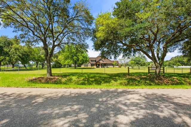 2603 River Road, Sealy, TX 77474