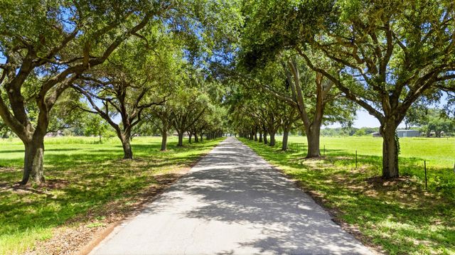 2603 River Road, Sealy, TX 77474