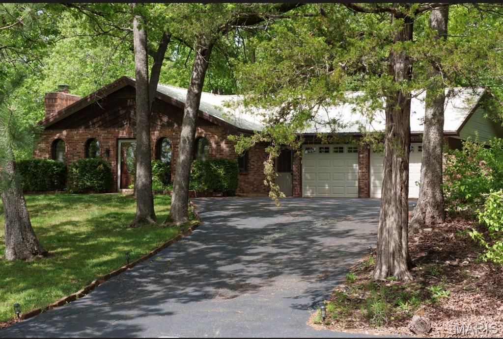 16 Monte Rosa Drive, De Soto, MO 63020