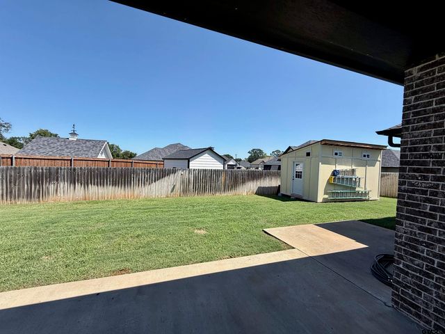 803 Sunny Meadows, Whitehouse, TX 75791