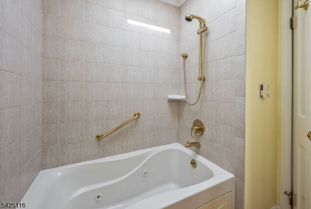 62 Martis Ave, Ramsey Boro, NJ 07446