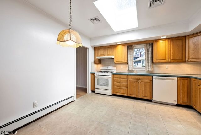 62 Martis Ave, Ramsey Boro, NJ 07446