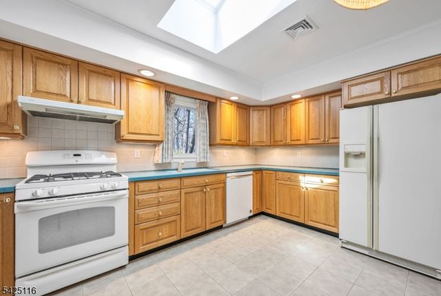 62 Martis Ave, Ramsey Boro, NJ 07446