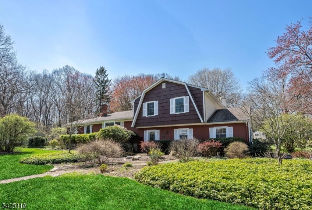 62 Martis Ave, Ramsey Boro, NJ 07446