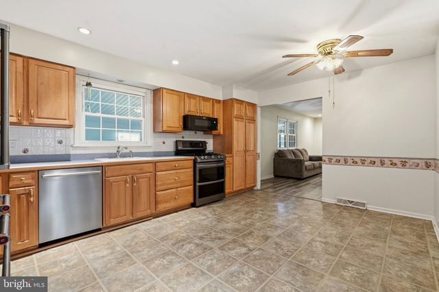 2209 DIAMOND ST, Sellersville, PA 18960