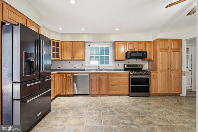 2209 DIAMOND ST, Sellersville, PA 18960