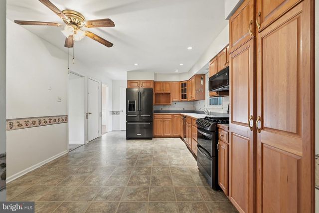 2209 DIAMOND ST, Sellersville, PA 18960