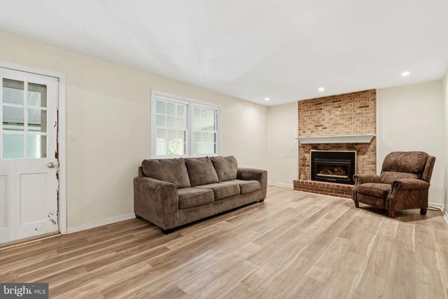 2209 DIAMOND ST, Sellersville, PA 18960