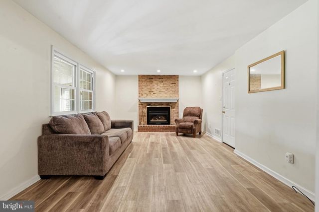 2209 DIAMOND ST, Sellersville, PA 18960