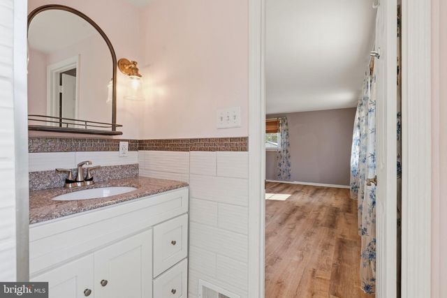 2209 DIAMOND ST, Sellersville, PA 18960