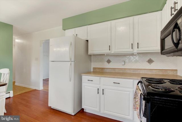 5840 YORK RD, Spring Grove, PA 17362