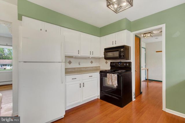 5840 YORK RD, Spring Grove, PA 17362