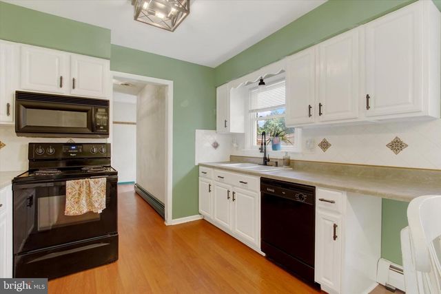 5840 YORK RD, Spring Grove, PA 17362