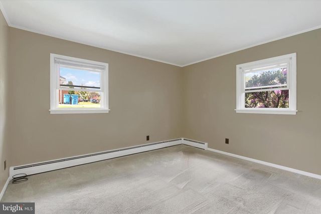 5840 YORK RD, Spring Grove, PA 17362