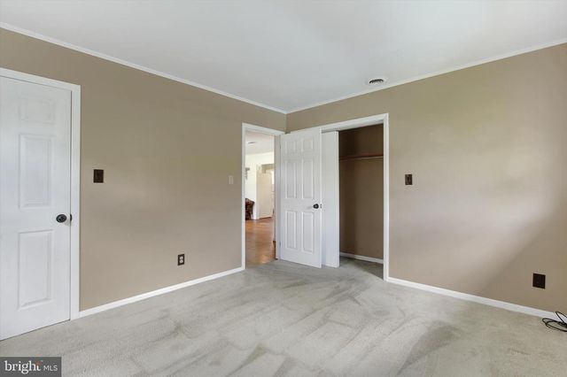 5840 YORK RD, Spring Grove, PA 17362