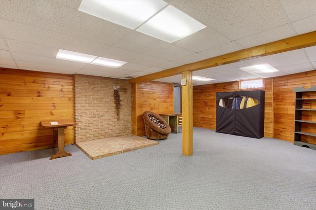 5840 YORK RD, Spring Grove, PA 17362