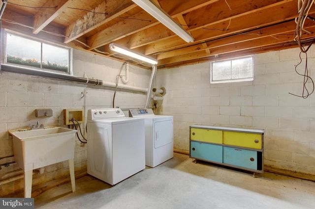 5840 YORK RD, Spring Grove, PA 17362