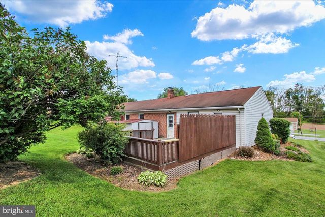 5840 YORK RD, Spring Grove, PA 17362