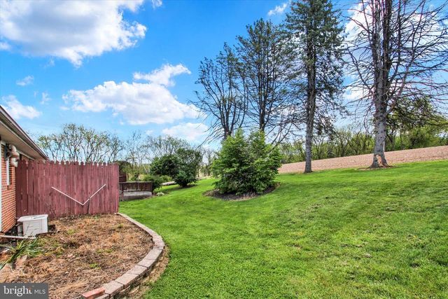 5840 YORK RD, Spring Grove, PA 17362