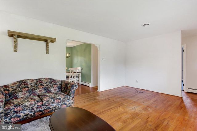 5840 YORK RD, Spring Grove, PA 17362