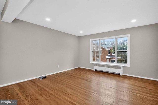 8 KENNEDY ST, Alexandria, VA 22305