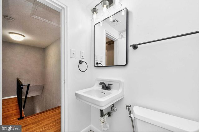 8 KENNEDY ST, Alexandria, VA 22305