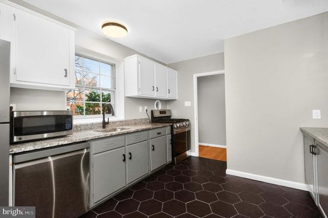 8 KENNEDY ST, Alexandria, VA 22305