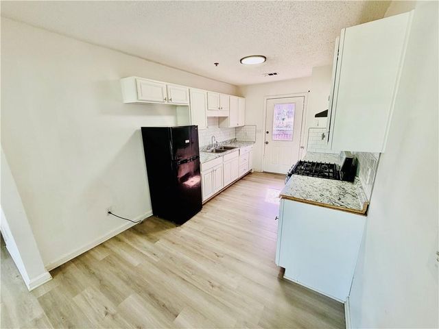 328 Roosevelt Circle NE, Marietta, GA 30060