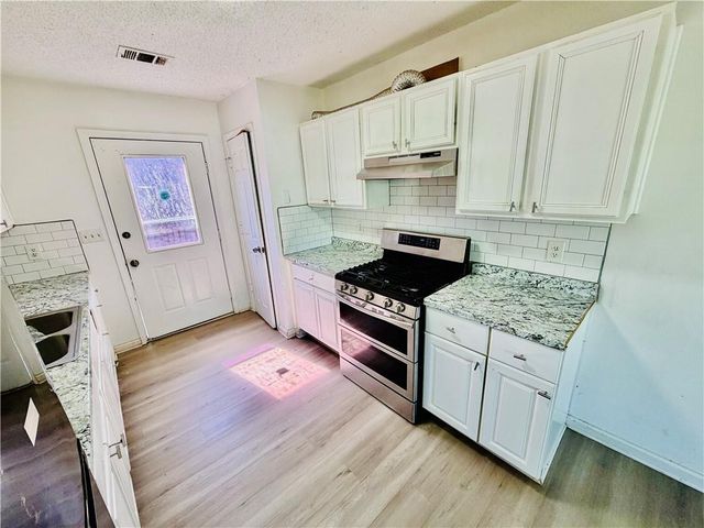 328 Roosevelt Circle NE, Marietta, GA 30060