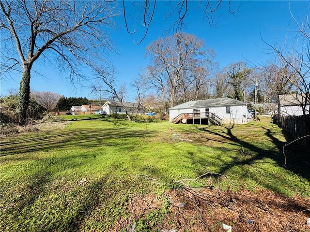 328 Roosevelt Circle NE, Marietta, GA 30060