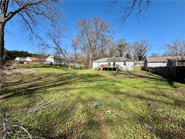 328 Roosevelt Circle NE, Marietta, GA 30060